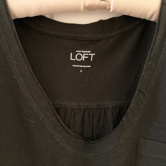 Ann Taylor LOFT Scoop Neck Top/Gathered Back/Raw Edges/Black/L/NEW/ON SALE $20! - Picture 2 of 4